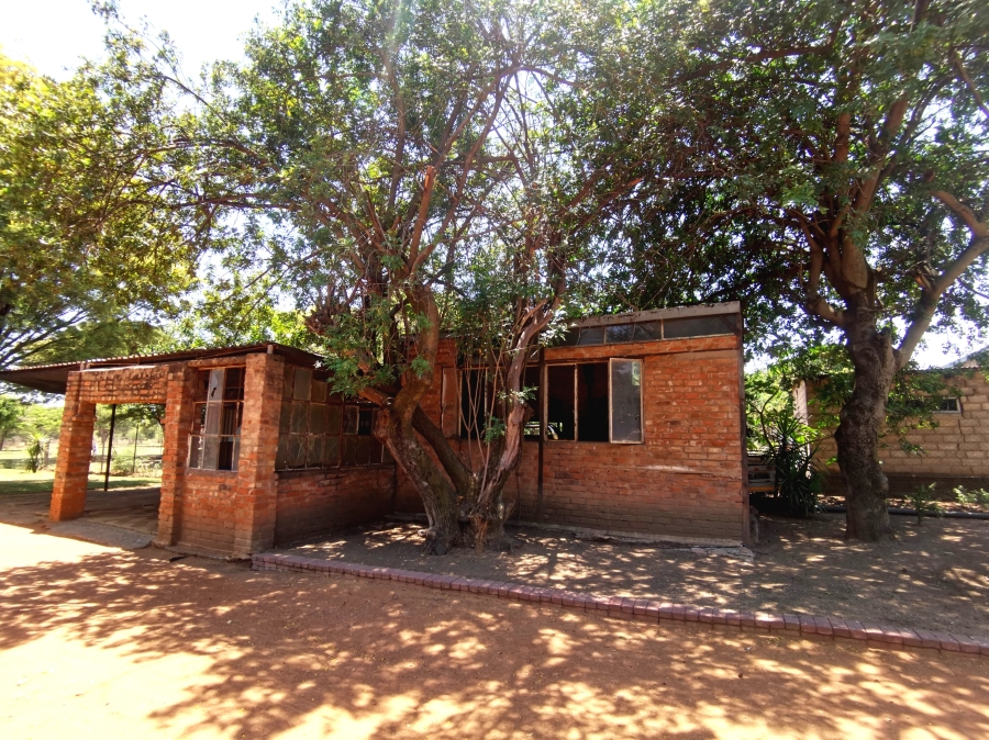 Commercial Property for Sale in Buffelshoek AH North West
